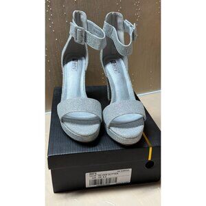 Silver Sparkly Heels with a 4in high heel, size 8.5